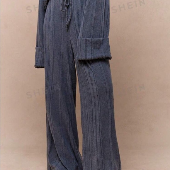 Bundle of New clothes (dresses, pants, shirts) - Picture 9 of 12